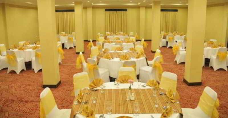 Capital O 1128 Hotel Imara Palembang Exterior photo