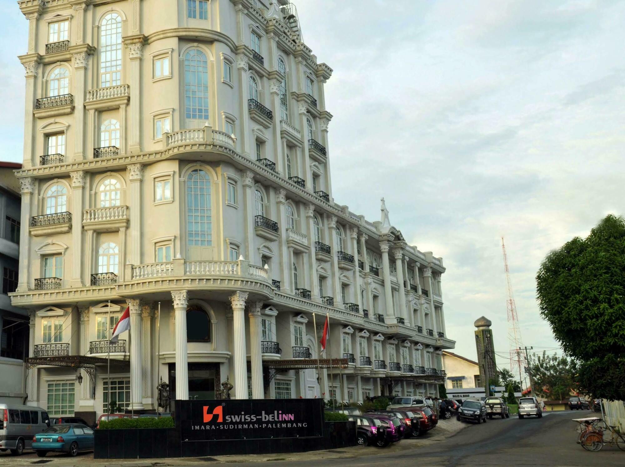 Capital O 1128 Hotel Imara Palembang Exterior photo
