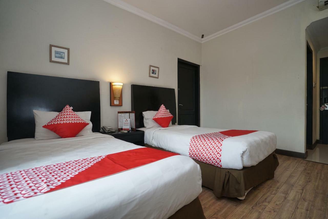 Capital O 1128 Hotel Imara Palembang Exterior photo
